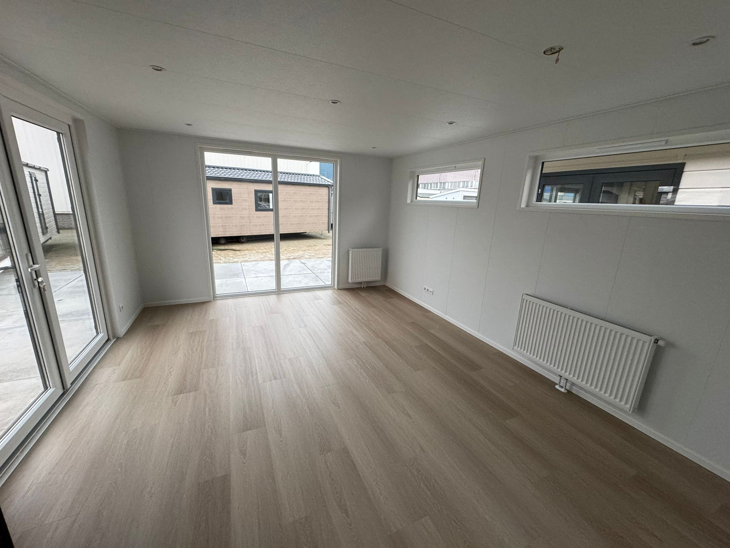 Wartungsfreies Chalet/Pflegeheim 12,00 x 4,00 Meter – 2 Schlafzimmer.