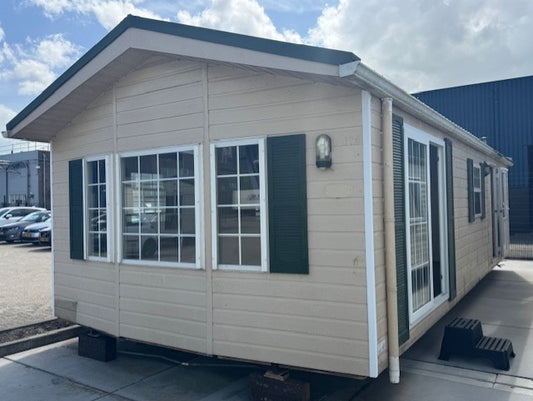 ** Arcabo chalet 10 x 430 1 slaapkamer voor de klusser: 18.450,-**