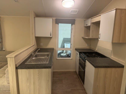 Atlas everglade 11 x 370 3 slaapkamers douche/2x toilet 25.950,- Als nieuw!!